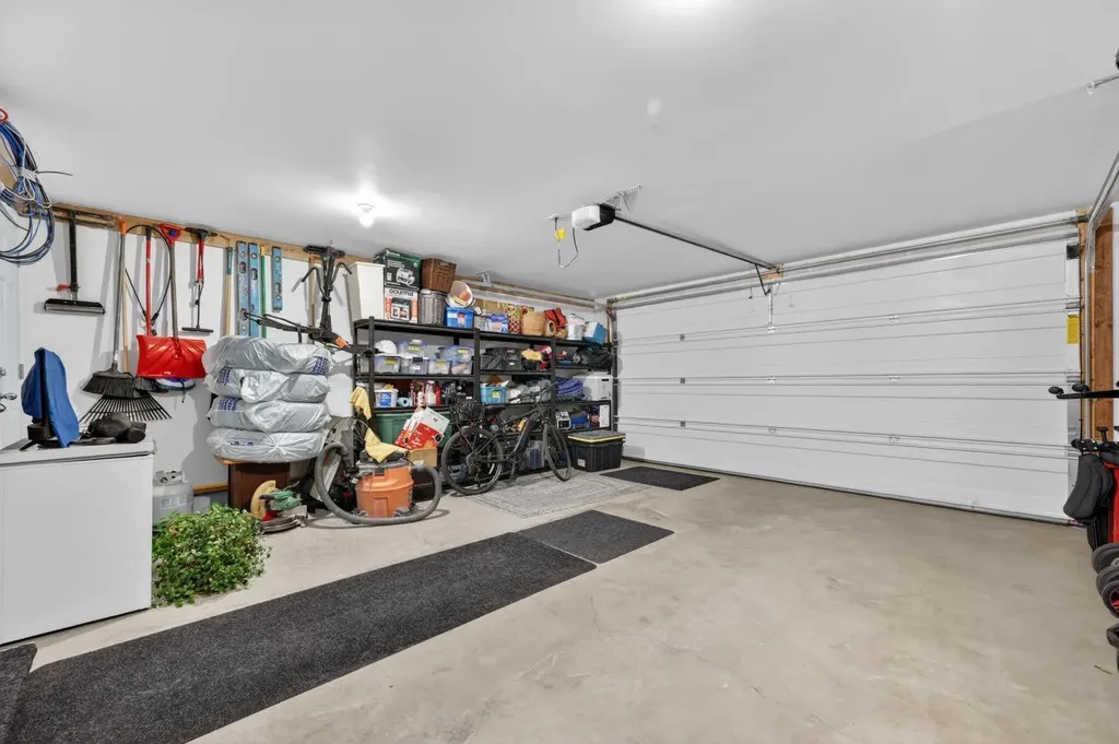 201 Cooperswood Green SW Airdrie AB T4B5R2