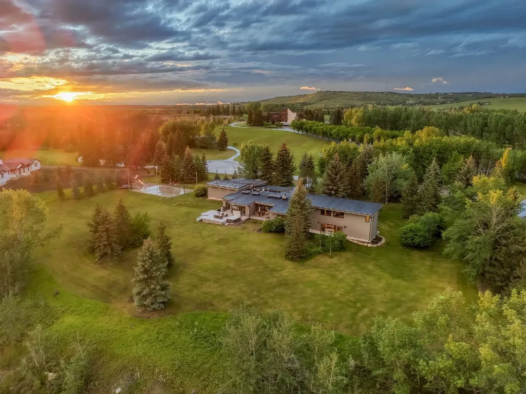 183 Pinebrook Way SW Rural Rocky View County AB T3Z 3K3