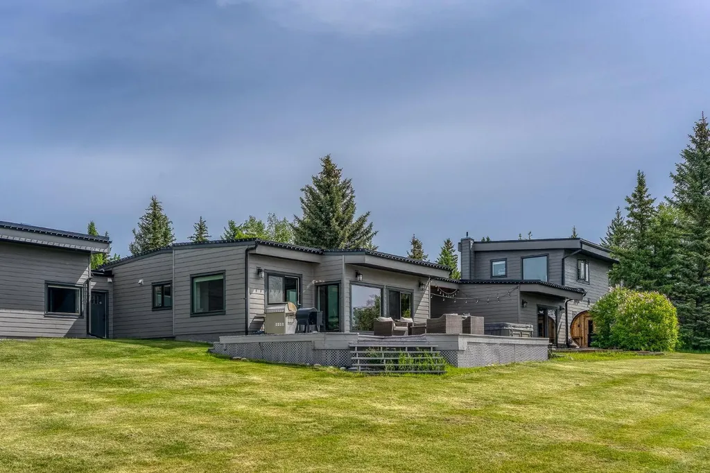 183 Pinebrook Way SW Rural Rocky View County AB T3Z 3K3