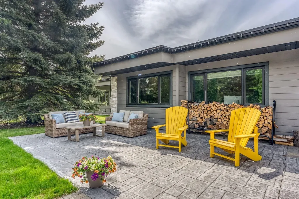 183 Pinebrook Way SW Rural Rocky View County AB T3Z 3K3