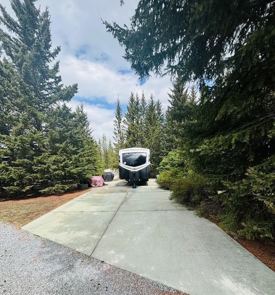 32351 Range Road 55 Rural Mountain View County AB T0M 1X0