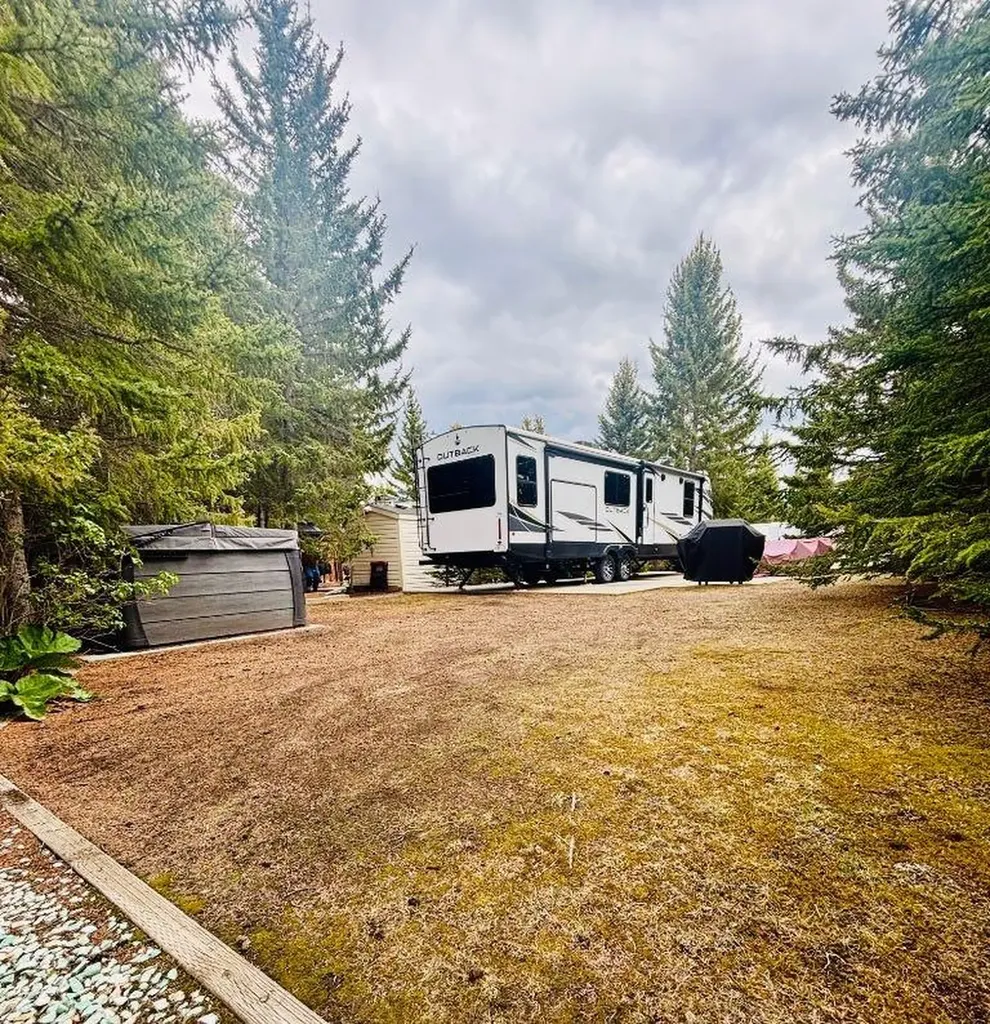 32351 Range Road 55 Rural Mountain View County AB T0M 1X0