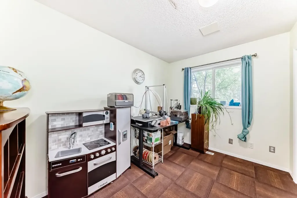 616 Mcculloch Crescent Irricana AB T0M 0C8