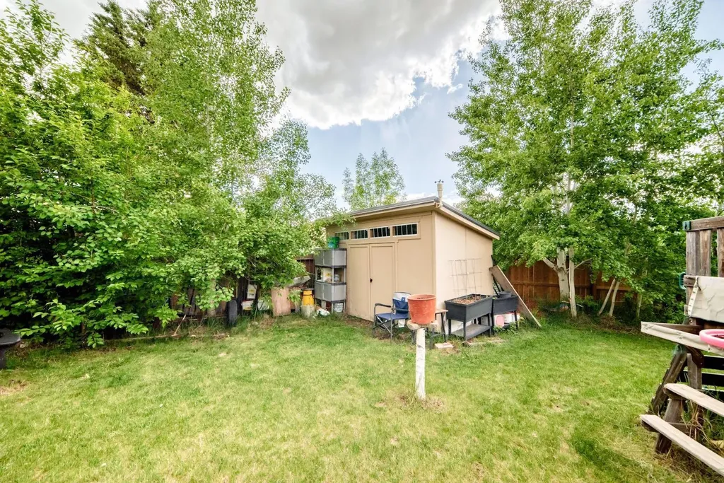 616 Mcculloch Crescent Irricana AB T0M 0C8