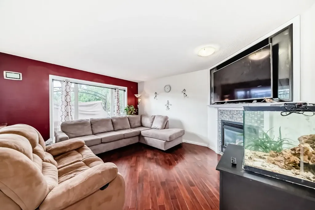 616 Mcculloch Crescent Irricana AB T0M 0C8