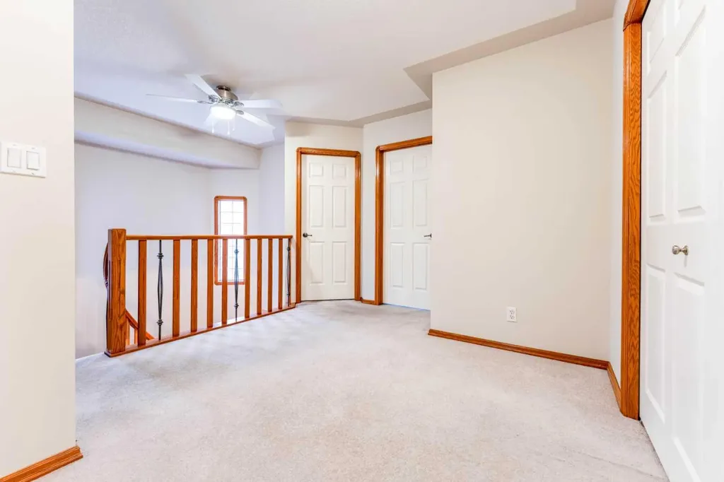 256 43 Avenue NW Calgary AB T2K 0H6
