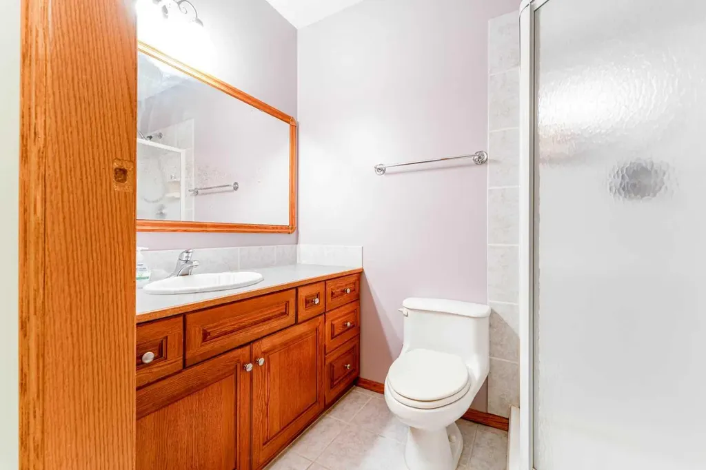 256 43 Avenue NW Calgary AB T2K 0H6