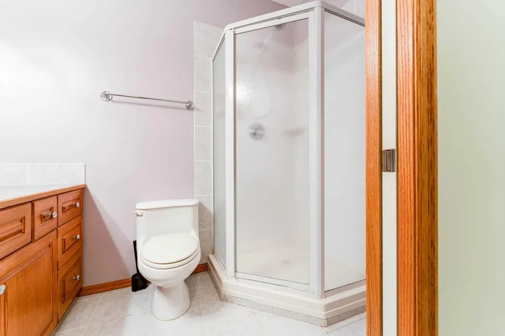256 43 Avenue NW Calgary AB T2K 0H6