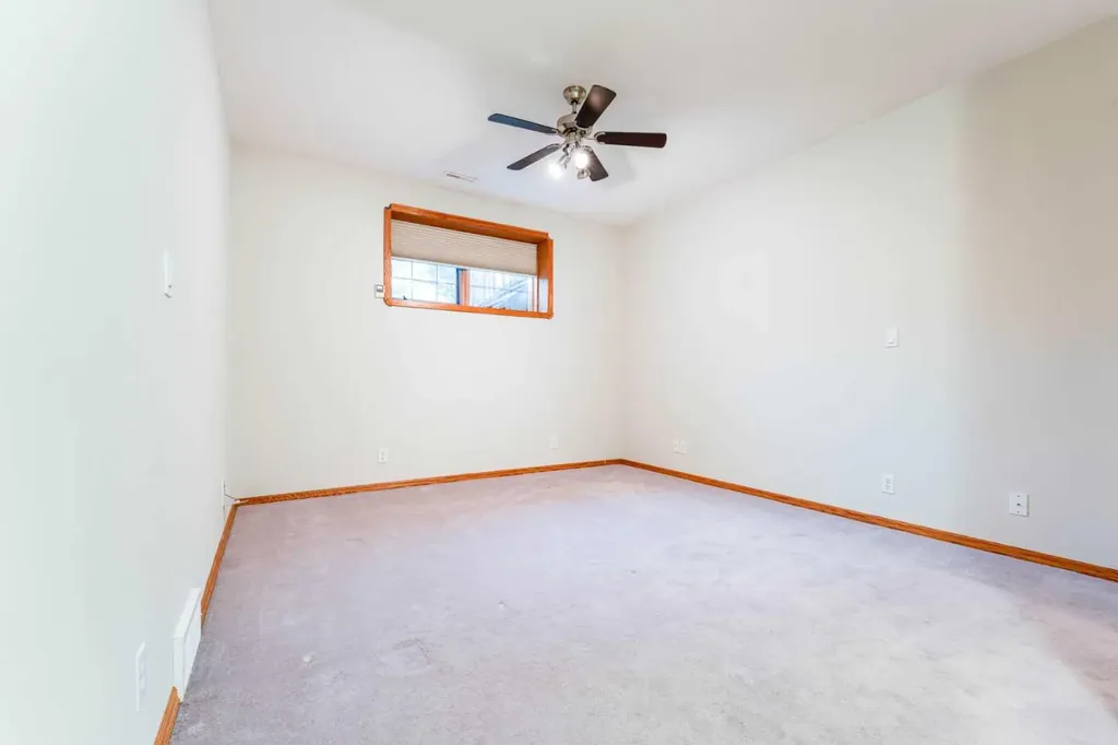 256 43 Avenue NW Calgary AB T2K 0H6