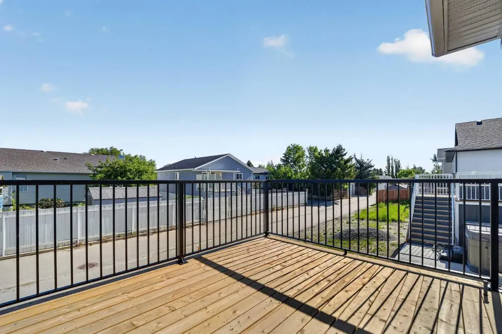 225 Greenwood Road Coalhurst AB T0L 0V2