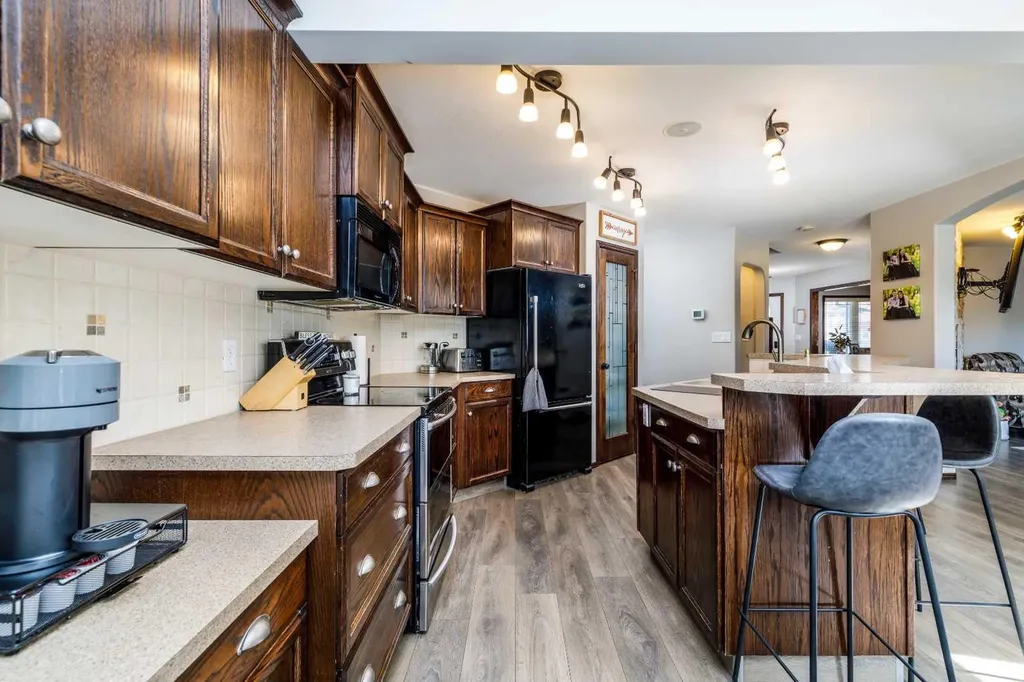 73 Lanterman Close Red Deer AB T4R 3N3