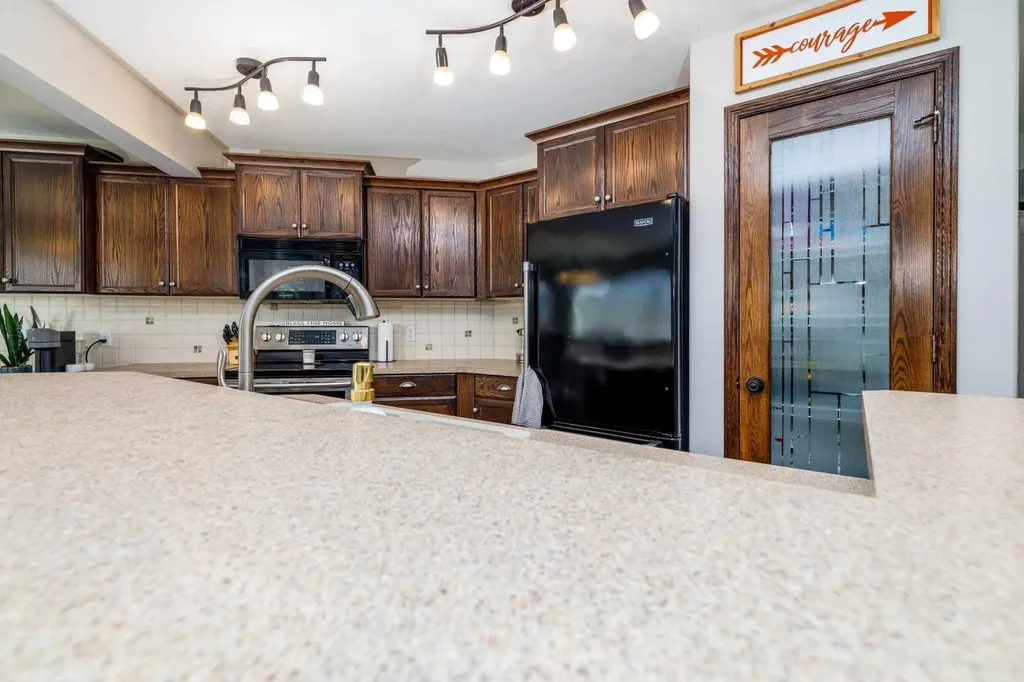 73 Lanterman Close Red Deer AB T4R 3N3