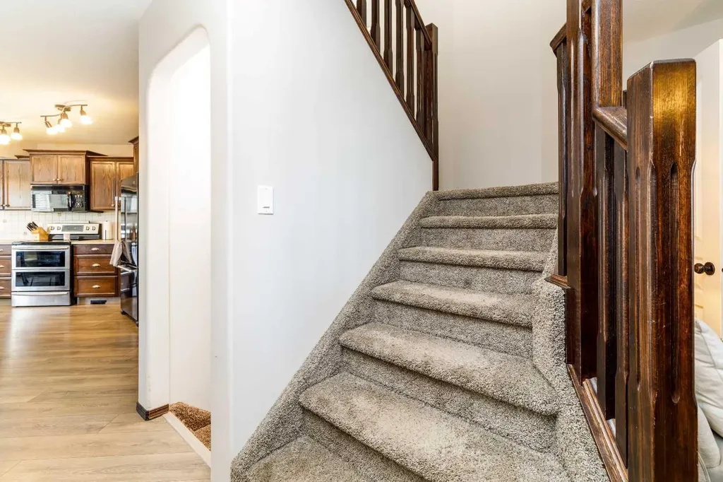 73 Lanterman Close Red Deer AB T4R 3N3