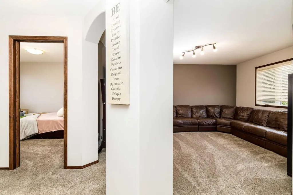 73 Lanterman Close Red Deer AB T4R 3N3