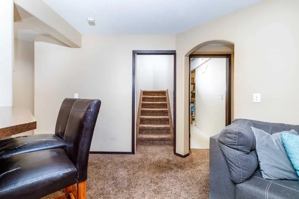 73 Lanterman Close Red Deer AB T4R 3N3