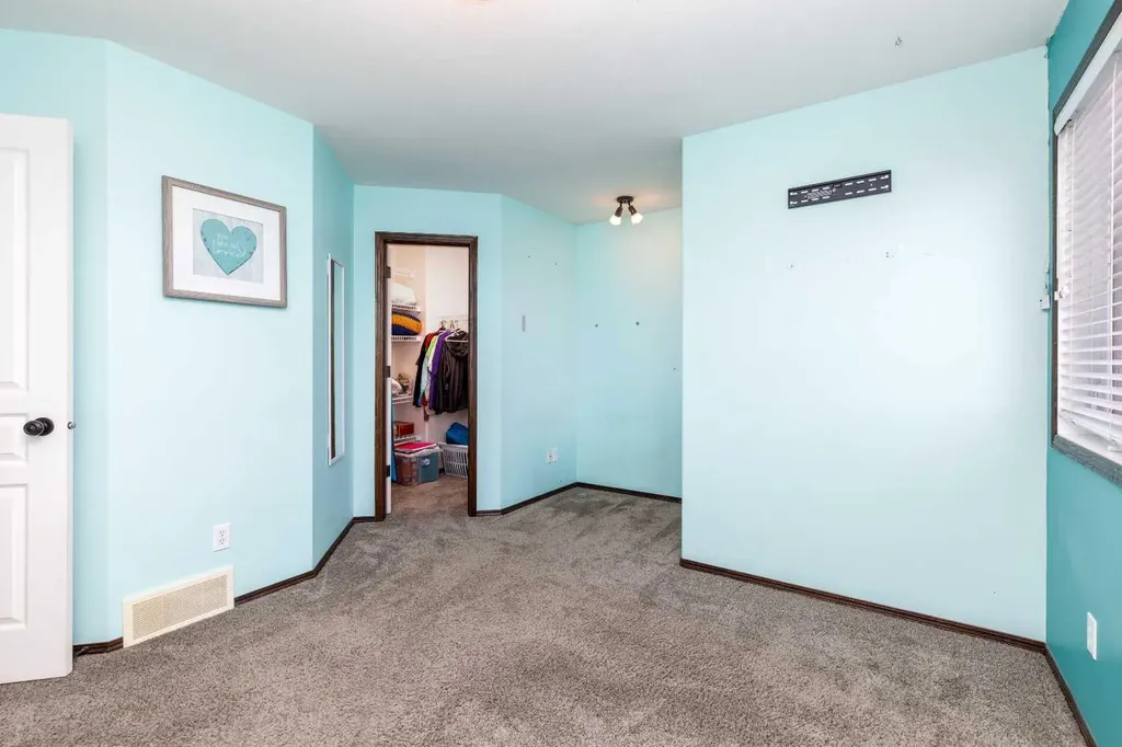 73 Lanterman Close Red Deer AB T4R 3N3