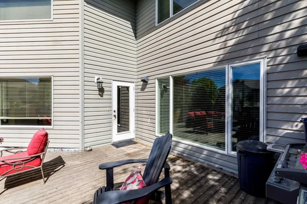 73 Lanterman Close Red Deer AB T4R 3N3