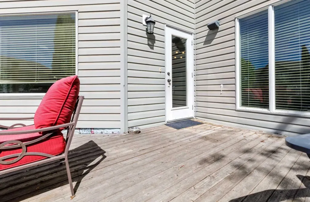 73 Lanterman Close Red Deer AB T4R 3N3