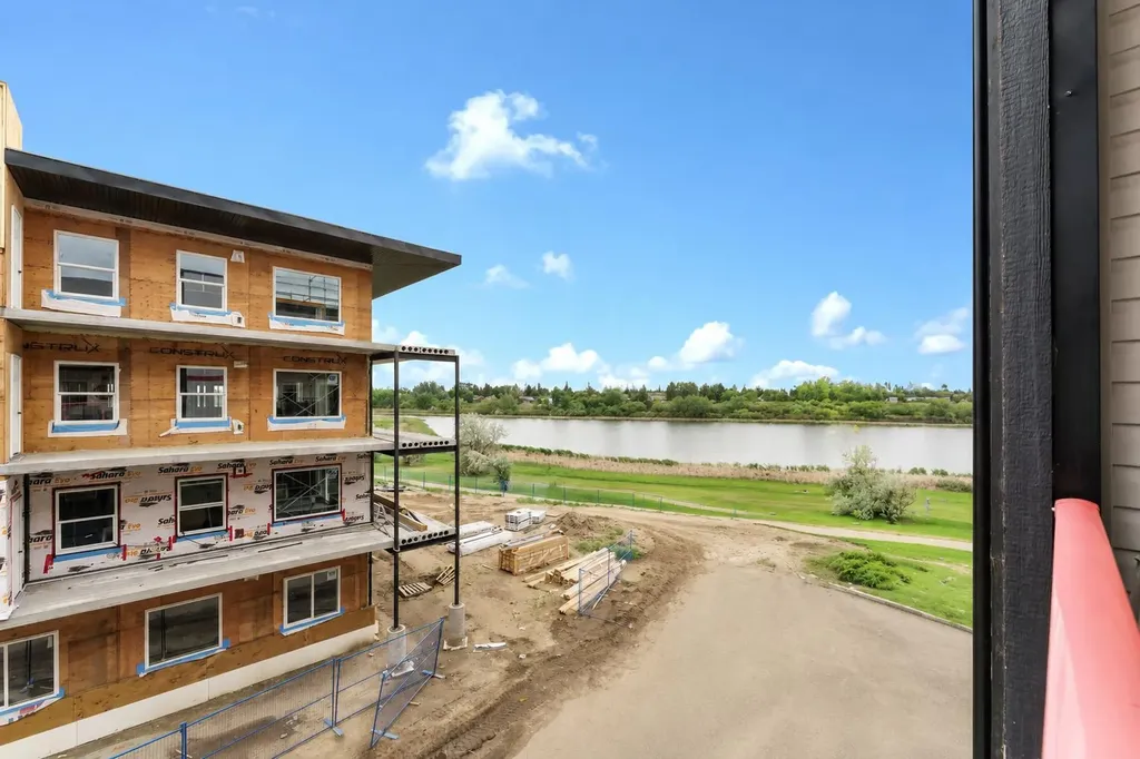 499 Meadow Lake Court Brooks AB T1R 0Y7