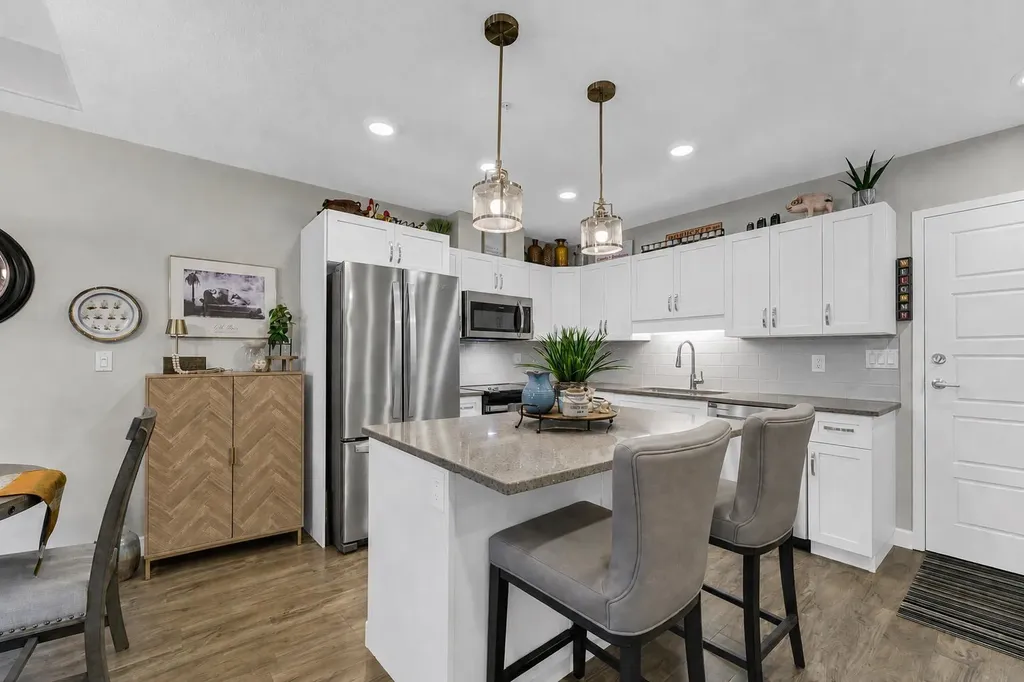 499 Meadow Lake Court Brooks AB T1R 0Y7