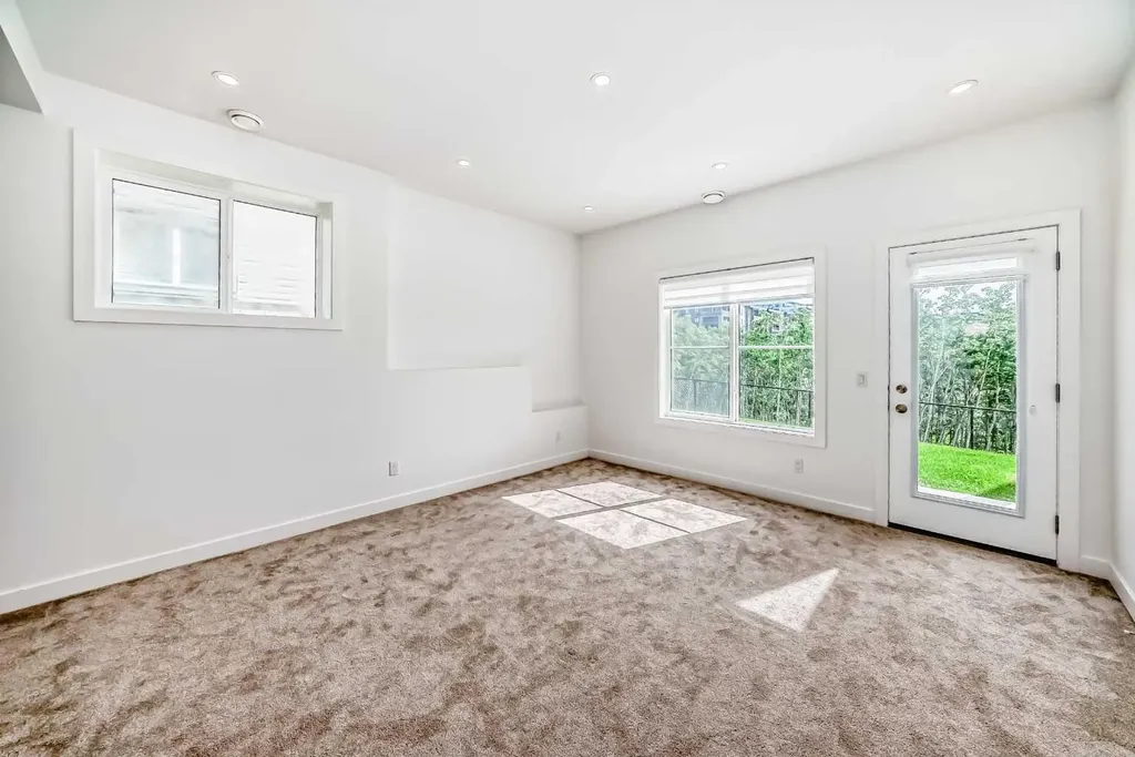 53 Spring Creek Common SW Calgary AB T3H 6E2