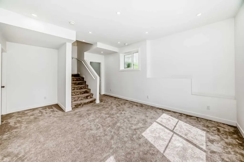 53 Spring Creek Common SW Calgary AB T3H 6E2