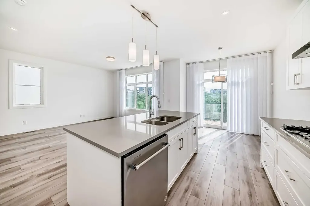 53 Spring Creek Common SW Calgary AB T3H 6E2