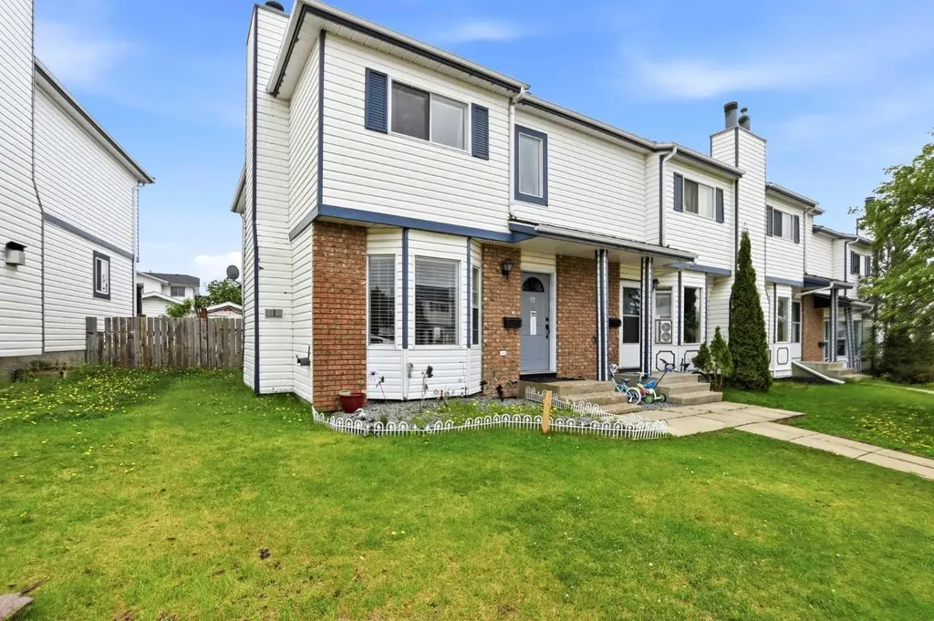 17 Elwell Close Red Deer AB T4R 2E2