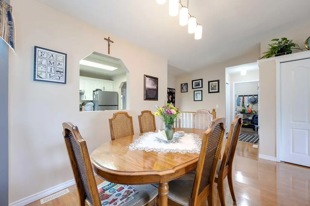 20 Cosgrove Close Red Deer AB T4P 3N5