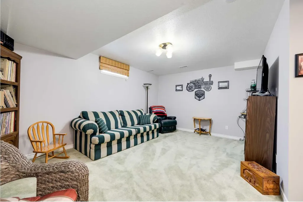 20 Cosgrove Close Red Deer AB T4P 3N5