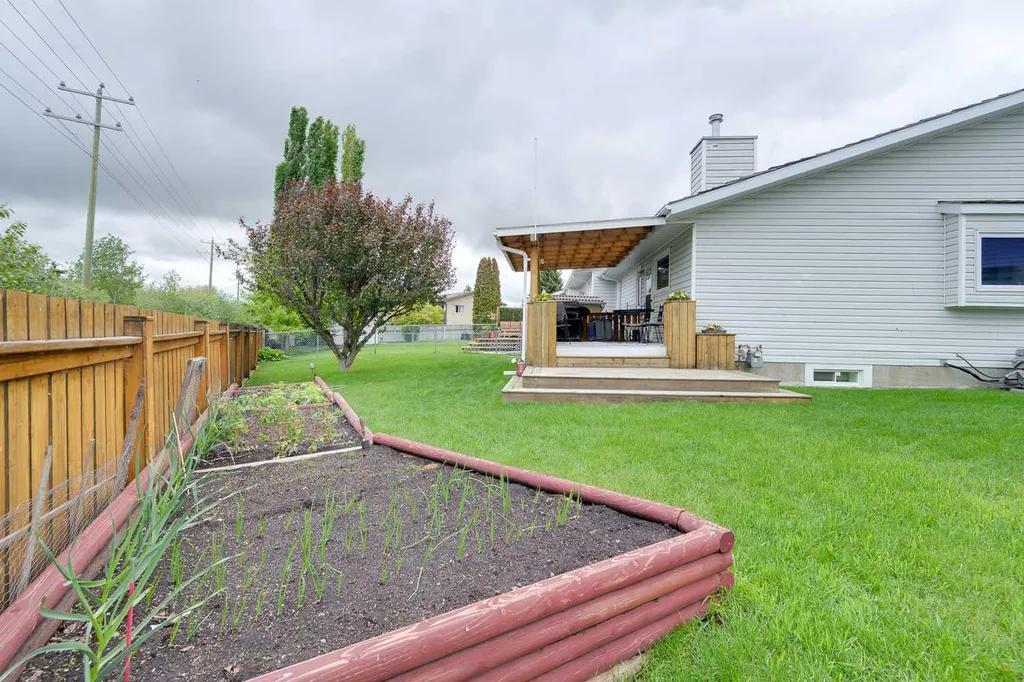 20 Cosgrove Close Red Deer AB T4P 3N5