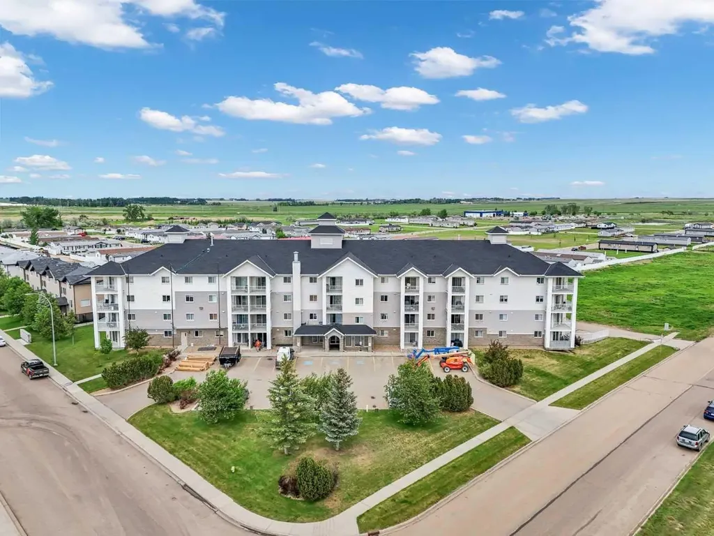 Brooks AB, 204 17 Street E, Unit 214