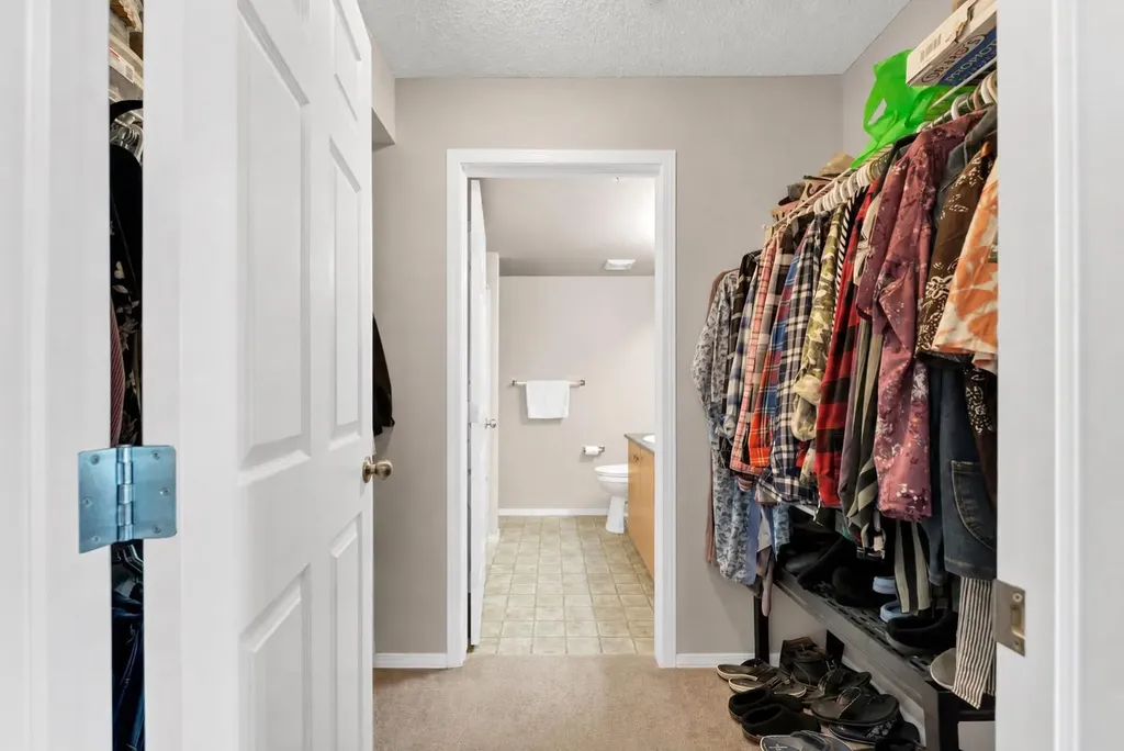 204 17 Street E Brooks AB T1R 1R1