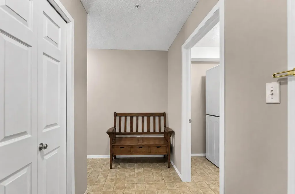 204 17 Street E Brooks AB T1R 1R1