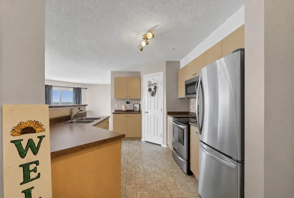 204 17 Street E Brooks AB T1R 1R1