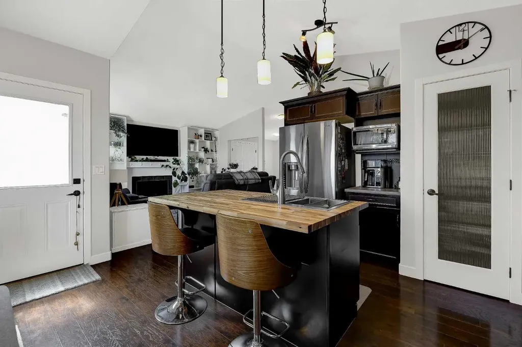 9427 Willow Drive Grande Prairie AB T8X 0G9