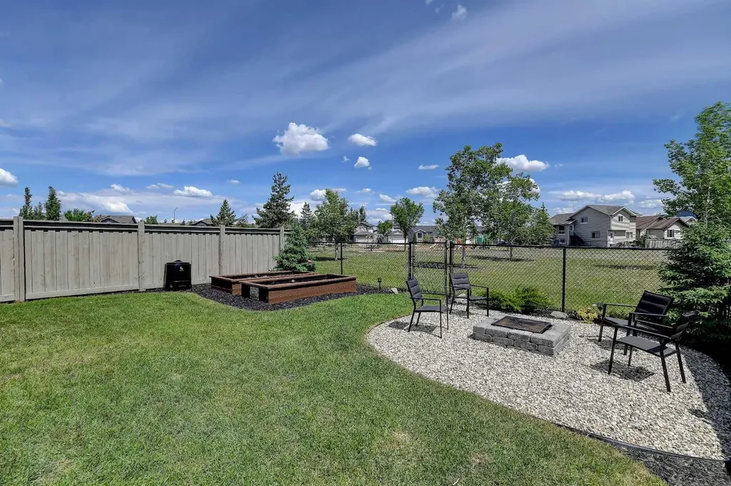 9427 Willow Drive Grande Prairie AB T8X 0G9