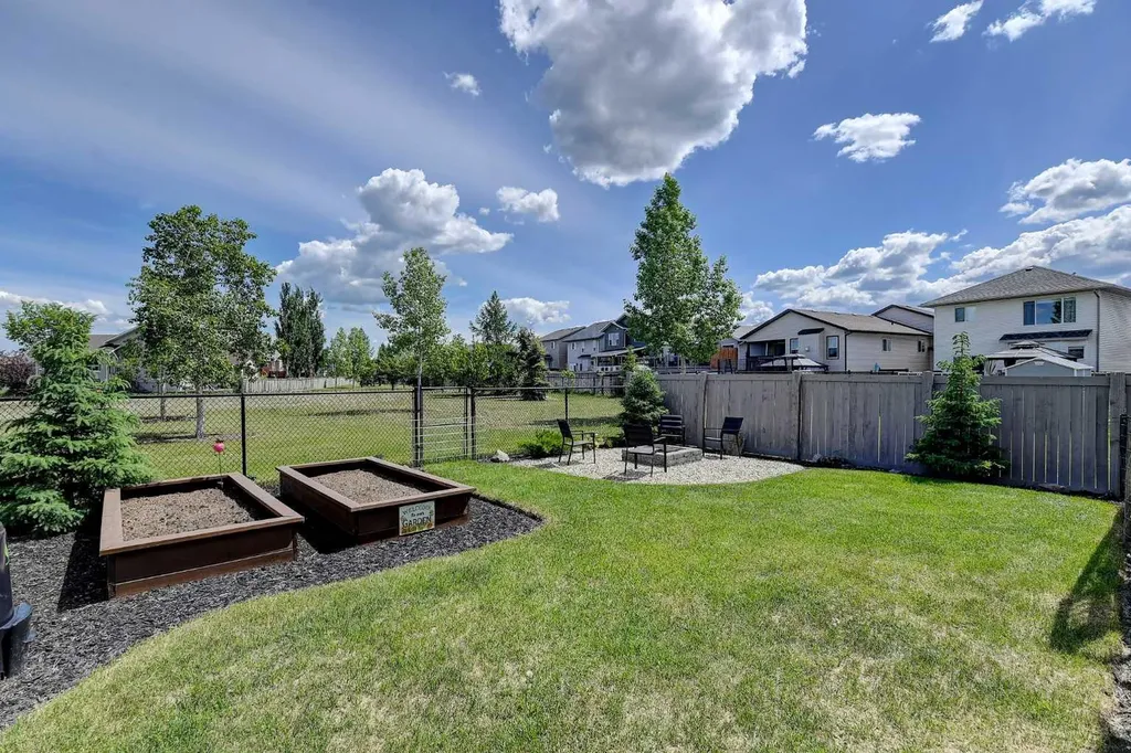 9427 Willow Drive Grande Prairie AB T8X 0G9