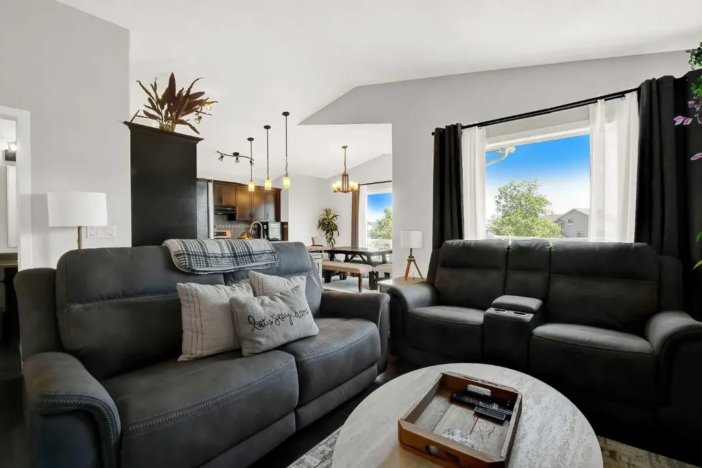 9427 Willow Drive Grande Prairie AB T8X 0G9