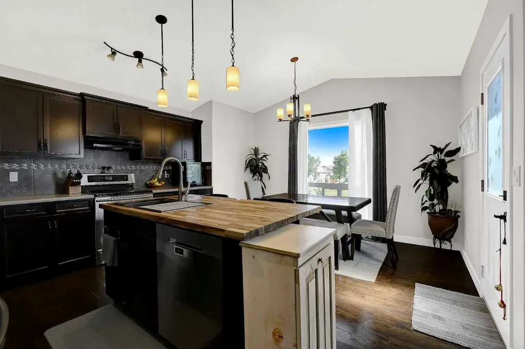9427 Willow Drive Grande Prairie AB T8X 0G9