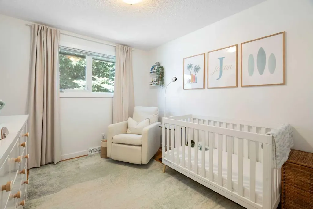 5032 Vanstone Crescent NW Calgary AB T3A 0V9