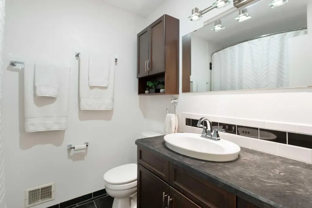 5032 Vanstone Crescent NW Calgary AB T3A 0V9