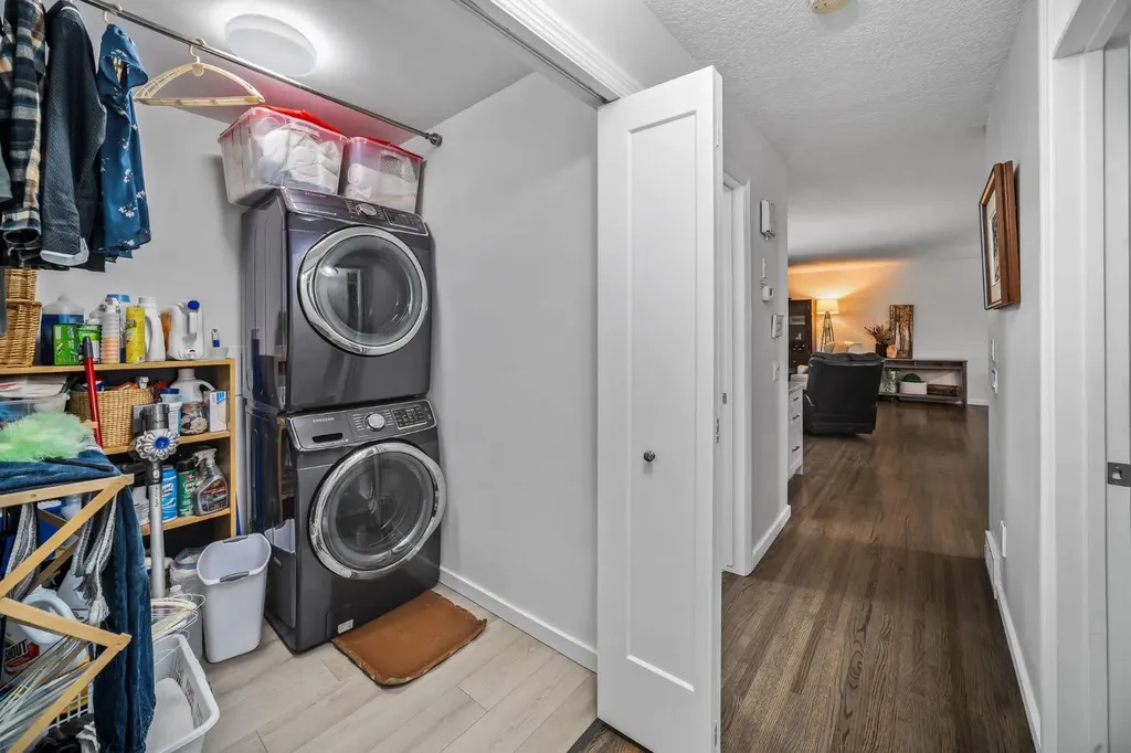 5011 Viceroy Drive NW Calgary AB T3A 0V2