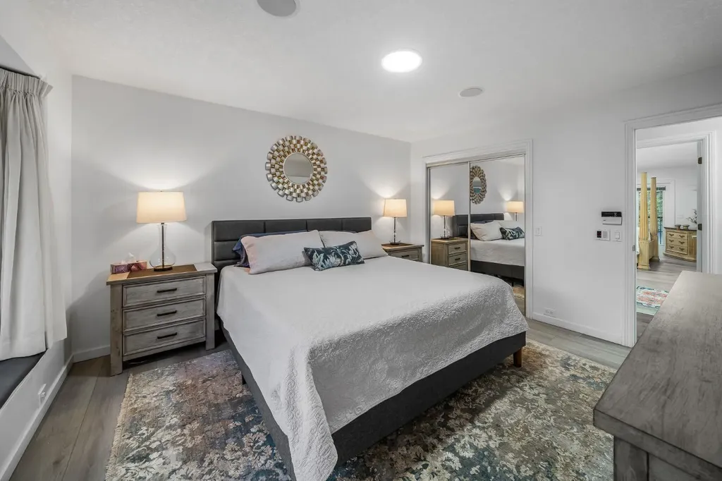 5011 Viceroy Drive NW Calgary AB T3A 0V2