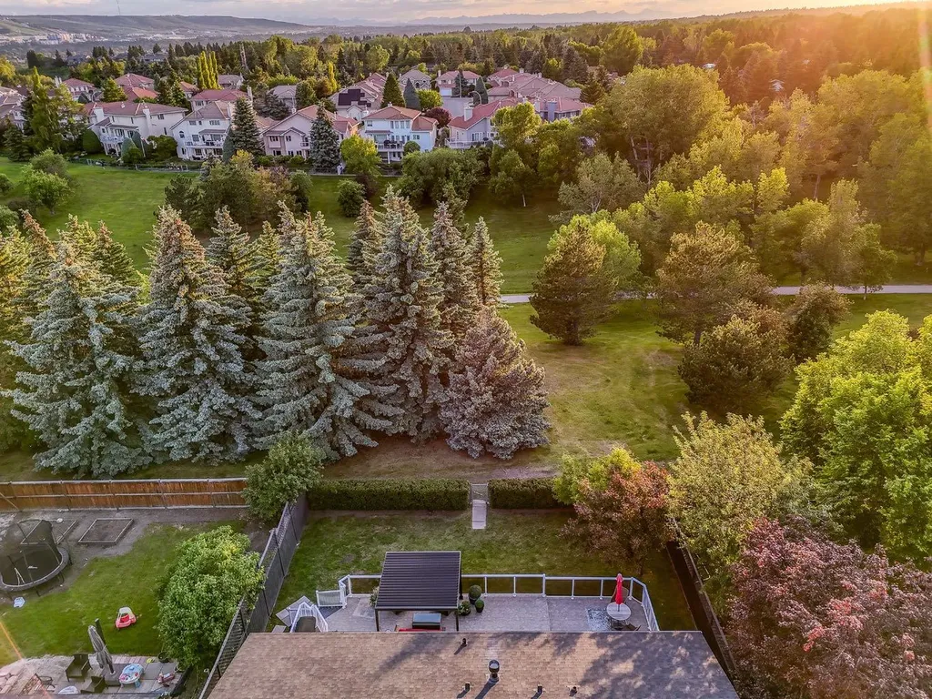5011 Viceroy Drive NW Calgary AB T3A 0V2