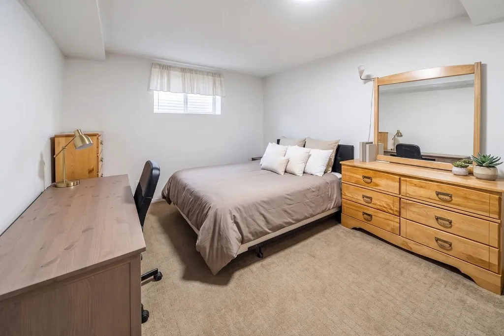 5011 Viceroy Drive NW Calgary AB T3A 0V2