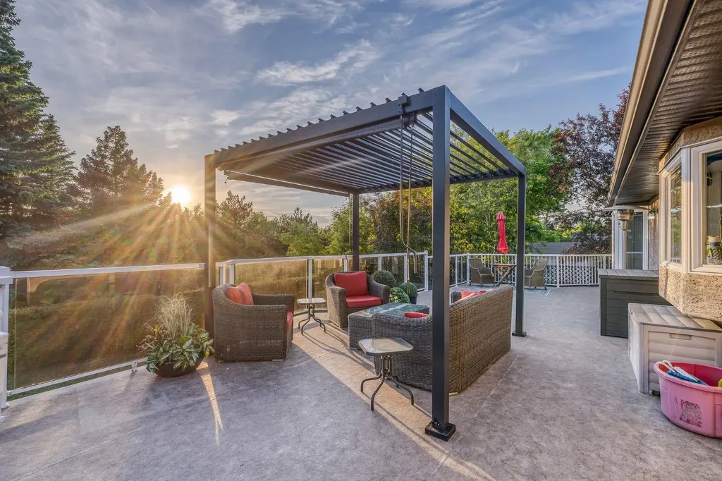 5011 Viceroy Drive NW Calgary AB T3A 0V2
