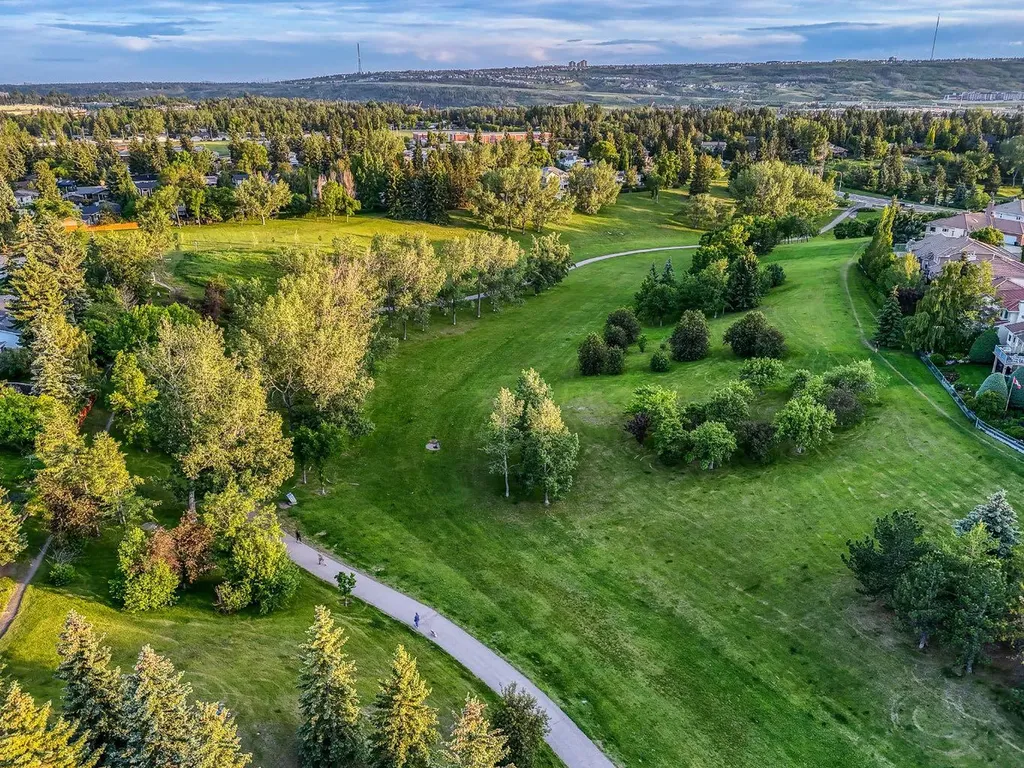 5011 Viceroy Drive NW Calgary AB T3A 0V2