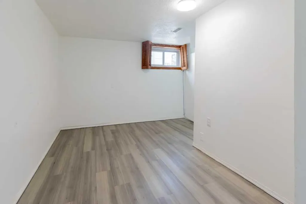 1118 12b Street S Lethbridge AB T1K 1S2