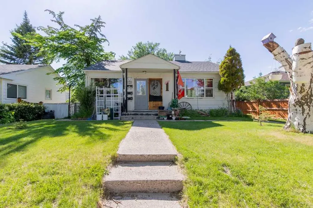 1118 12b Street S Lethbridge AB T1K 1S2